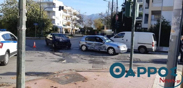 Σοβαρό τροχαίο ατύχημα με 2 τραυματίες στην Καλαμάτα (φωτογραφίες)