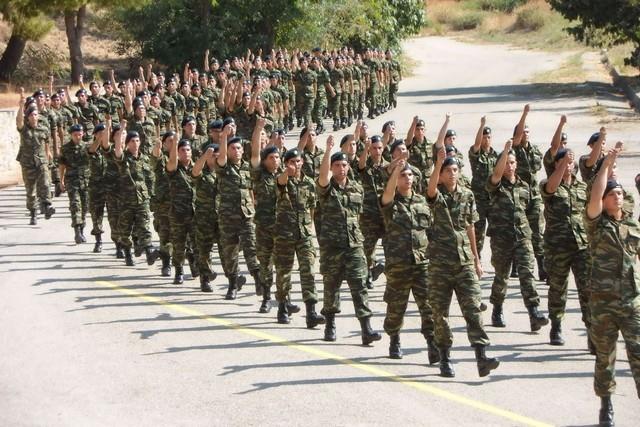 Διοικητής ΚΕΝ Καλαμάτας «Δεν υπάρχουν νεοναζί στο στρατόπεδο»