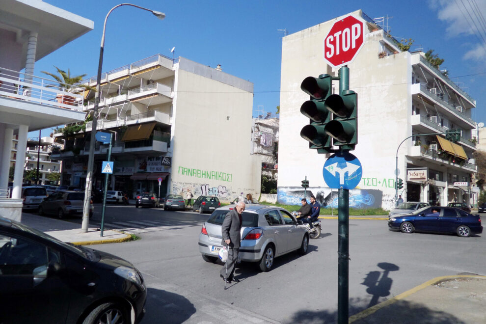 Βλάβη σε φωτεινούς  σηματοδότες, αργεί η αποκατάσταση