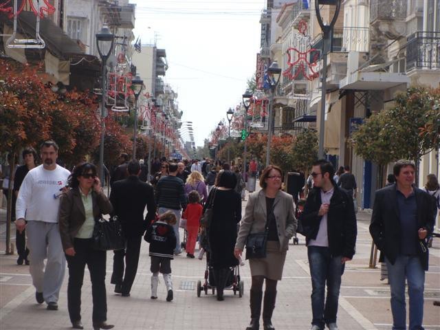 Αρχίζουν τη Δευτέρα οι χειμερινές εκπτώσεις με προσδοκίες από τους εμπόρους