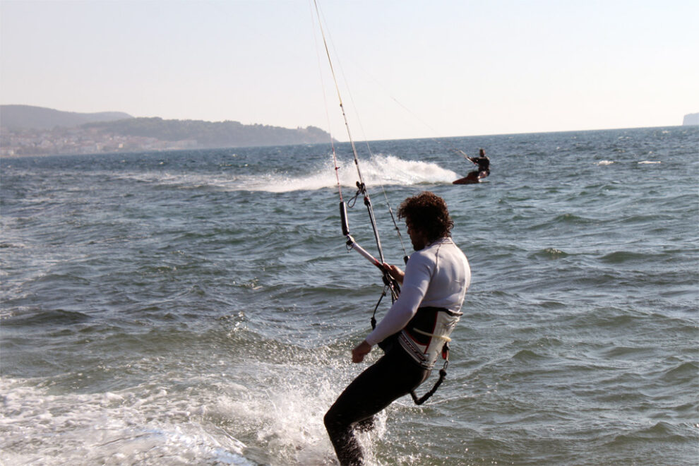 Διαμαρτυρίες για την απαγόρευση  kitesurf στη Γιάλοβα