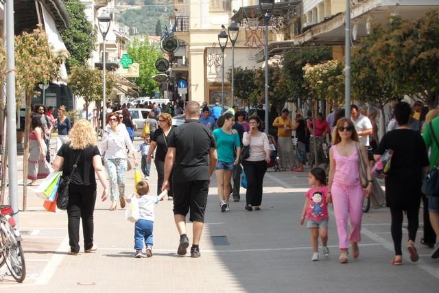 Ξεκινούν τη Δευτέρα οι εκπτώσεις, ασπιρίνη για την τοπική αγορά