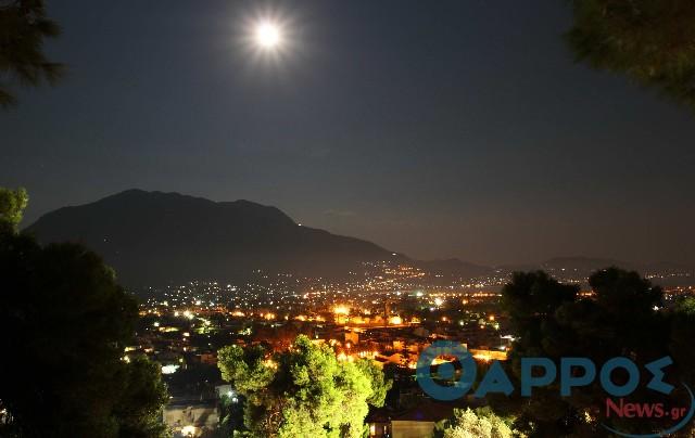 Ταινία του Φελίνι το βράδυ της Αυγουστιάτικης Πανσελήνου στο κάστρο