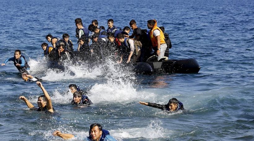 Τουρκική ακταιωρός «συνοδεύει» πρόσφυγες στα ελληνικά χωρικά ύδατα (βίντεο ντοκουμέντο)