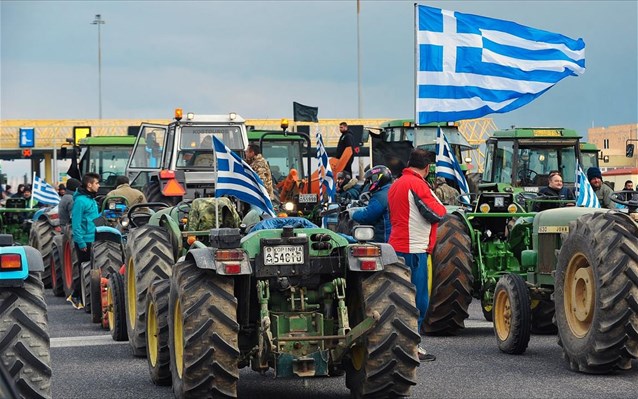 Έφυγαν από την Αθήνα και επέστρεψαν στα μπλόκα οι αγρότες της Πελοποννήσου (όλα τα μπλόκα)