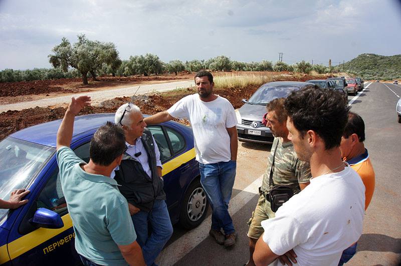 «Μας πνίξανε τα νερά  του δρόμου Γαργαλιάνοι – Ρωμανού», λένε στην περιοχή