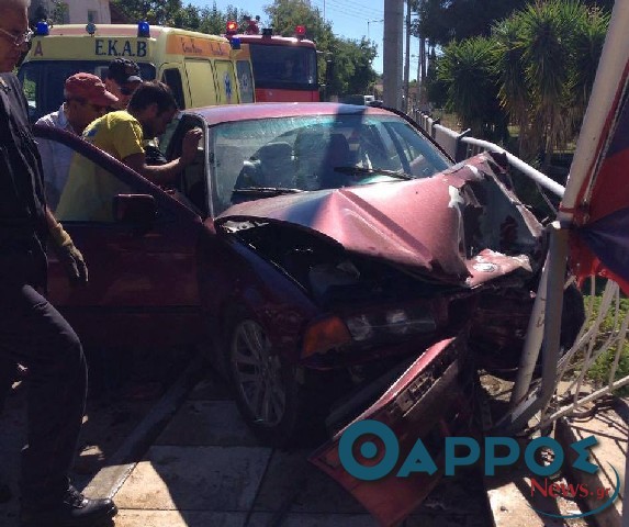 Τροχαίο με τραυματισμό έξω από νηπιαγωγείο στην Άνθεια (φωτογραφίες και βίντεο)