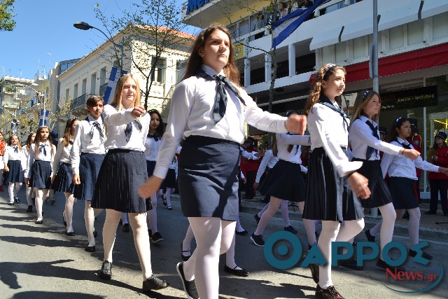 Με καλό καιρό και μηνύματα ενότητας ο εορτασμός της 25ης Μαρτίου στην Καλαμάτα (φωτογραφίες και βίντεο)