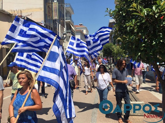 Πορεία οπαδών του Σώρρα στο κέντρο της Καλαμάτας (φωτογραφίες & βίντεο)