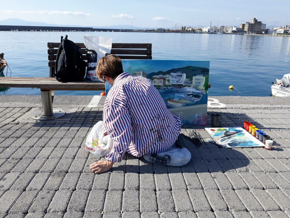 Φοιτητές της Ανωτάτης Σχολής Καλών Τεχνών ζωγραφίζουν την Καλαμάτα