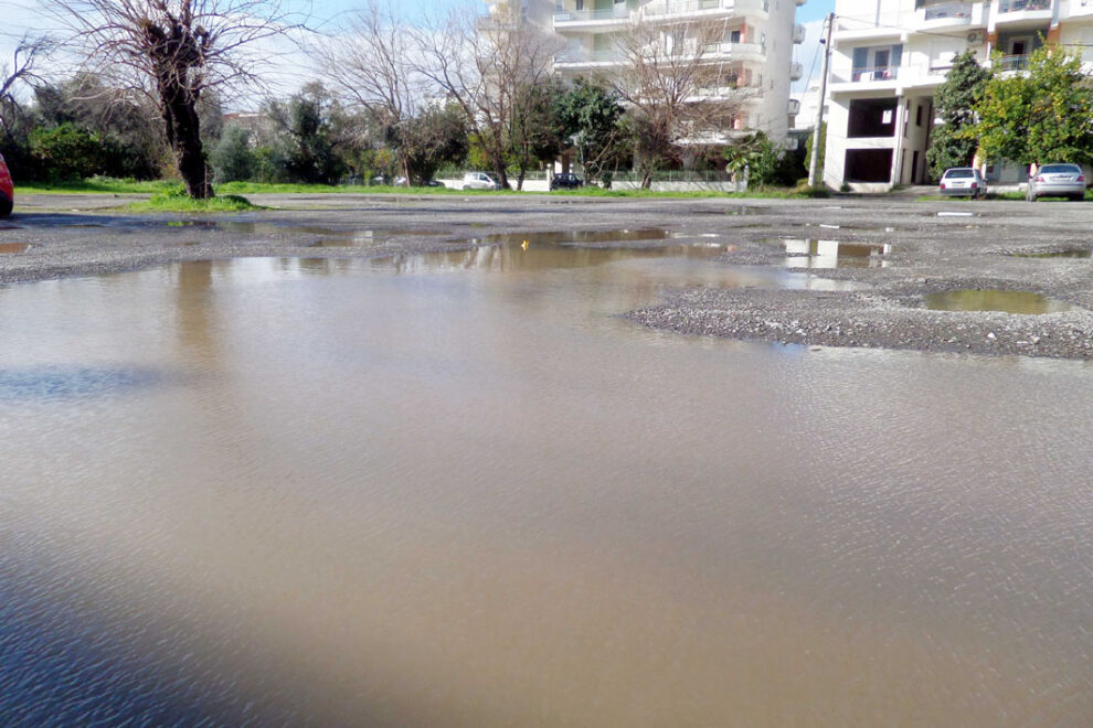 Κατασκευή υπαίθριου χώρου στάθμευσης έναντι του Δημοτικού Σταδίου Καλαμάτας