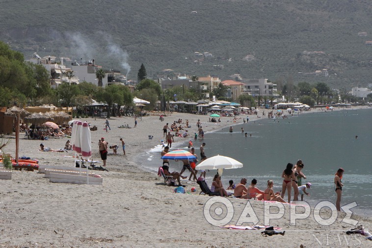 «Μουδιασμένο» το άνοιγμα της εστίασης –  Κατάμεστη από κόσμο η παραλία της Καλαμάτας