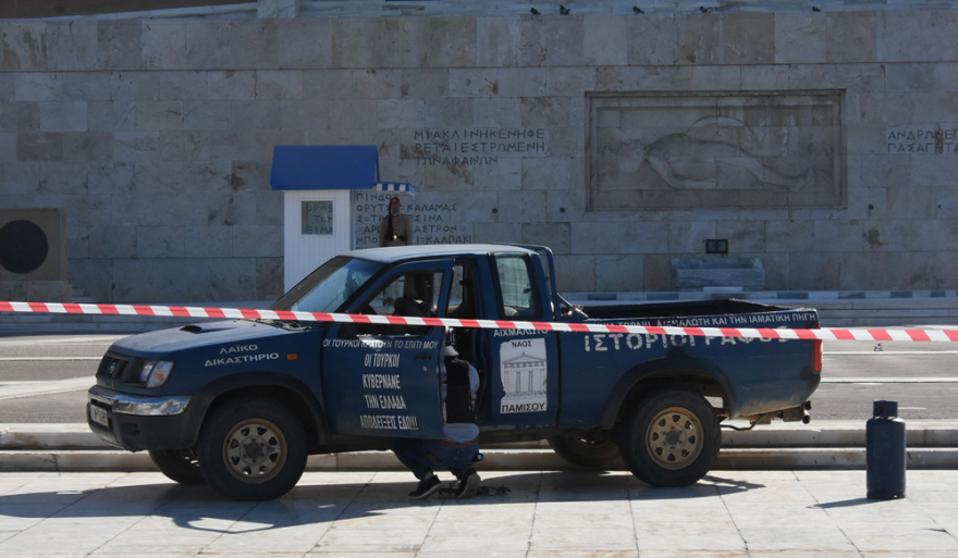 Αναστάτωση στο Μνημείο του Άγνωστου Στρατιώτη από 58χρονο Μεσσήνιο