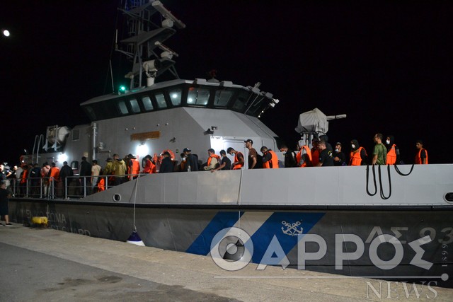 Στις αποθήκες του λιμανιού της Καλαμάτας 49 μετανάστες