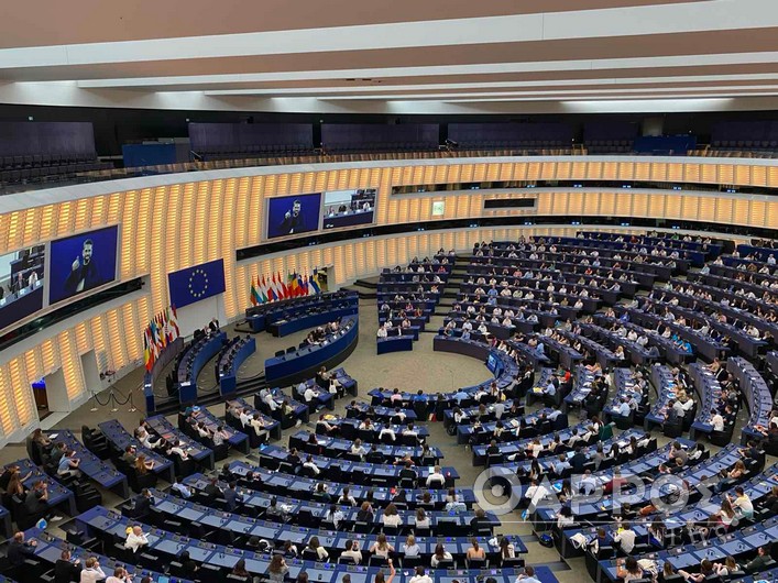 Ευρωκοινοβούλιο: Εγκρίθηκε το καταδικαστικό ψήφισμα για το κράτος δικαίου στην Ελλάδα