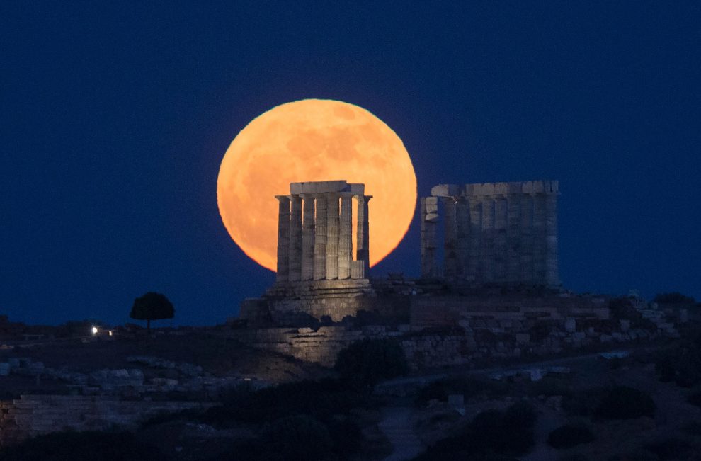 Απόψε στον νυχτερινό ουρανό το «φεγγάρι των λουλουδιών»