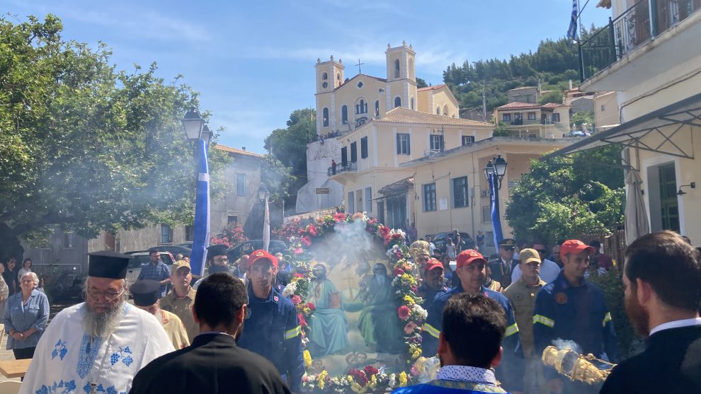 Η Κυπαρισσία τιμά την Πεντηκοστή και το Άγιο Πνεύμα