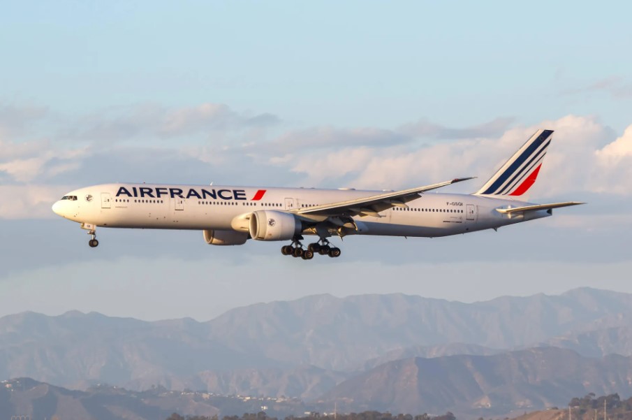 Υποδοχή της πρώτης πτήσης από Air  France στο Διεθνή Αερολιμένα Καλαμάτας