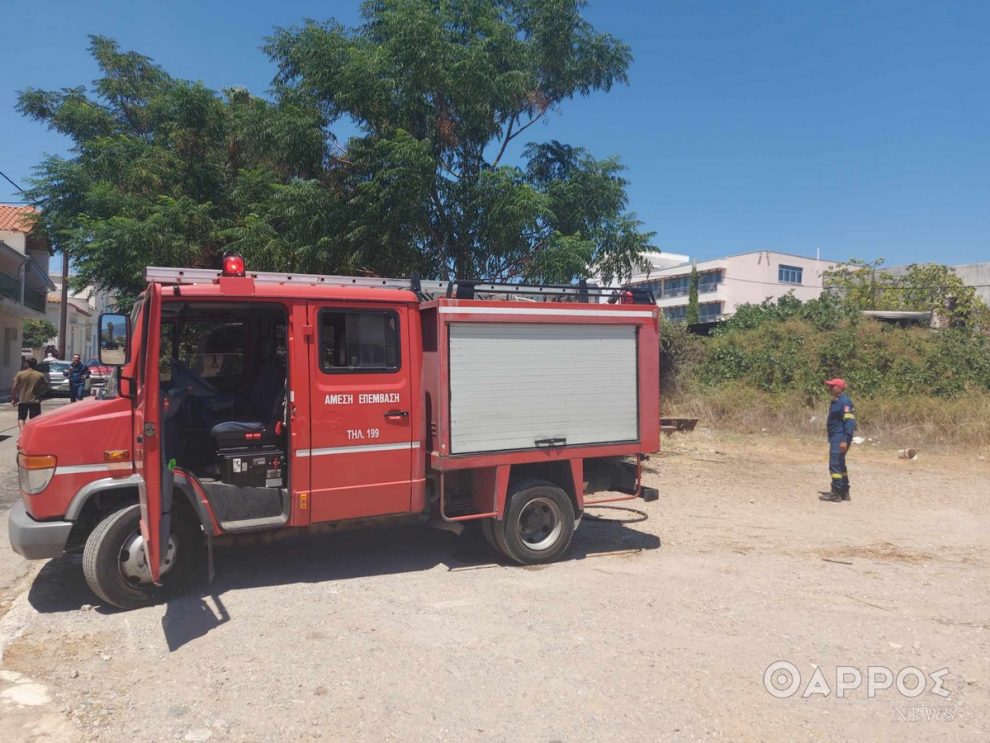 Καλαμάτα: Φωτιά σε οικόπεδο πίσω από το δημαρχείο