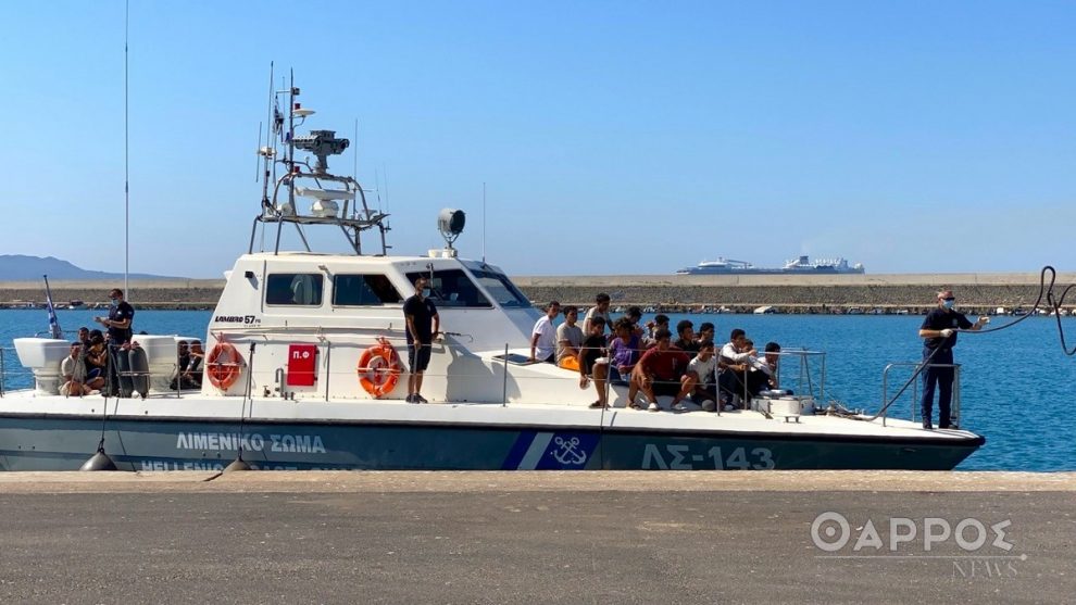 Διάσωση μεταναστών ανοιχτά της Πύλου: 8.000 ευρώ έκαστος είχαν πληρώσει για τη μεταφορά τους στην Ιταλία