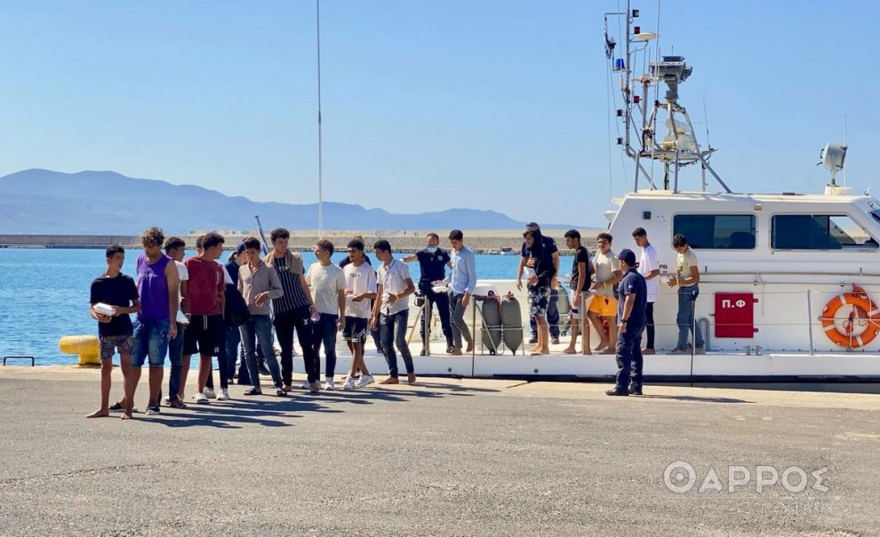 77 μετανάστες διασώθηκαν ανοιχτά της Πύλου -Μεταφέρθηκαν και φιλοξενούνται στο λιμάνι της Καλαμάτας