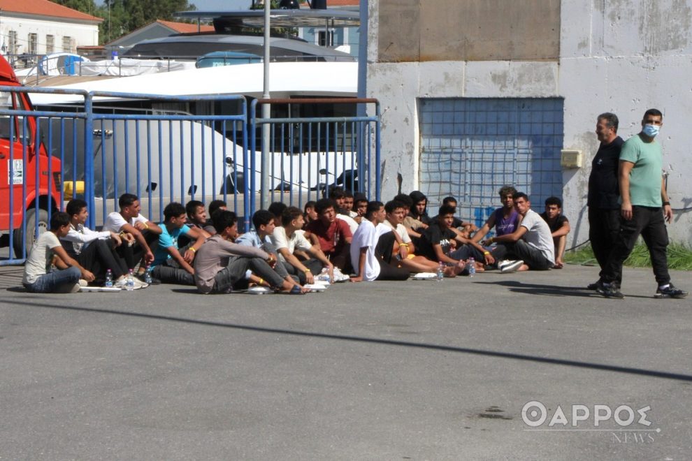 Στο λιμάνι της Καλαμάτας μεταφέρθηκαν 77 μετανάστες