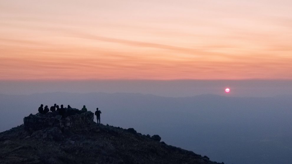 Νυχτερινή ανάβαση στην υψηλότερη  κορυφή του Ταϋγέτου με τον Ορειβατικό Σύλλογο Καλαμάτας