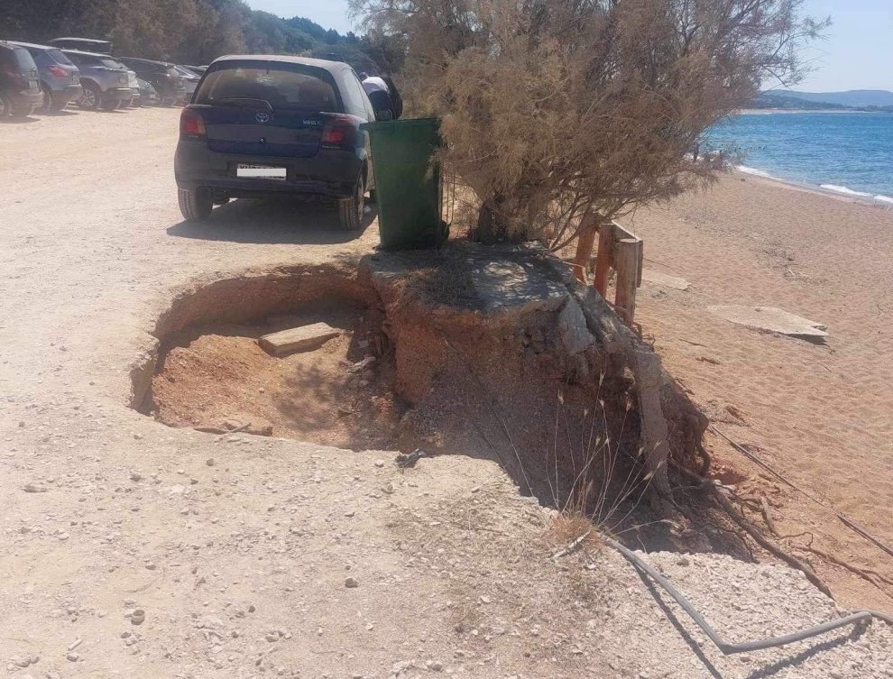 Μάτι Γαργαλιάνων: Κίνδυνος από την διάβρωση στον παραλιακό δρόμο