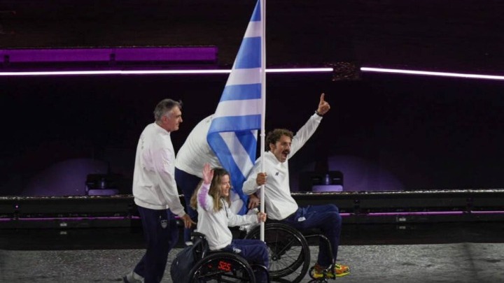 Στον ουρανό του «Stade de France» η ελληνική σημαία απ’ την Σταματοπούλου και τον Τσαπατάκη