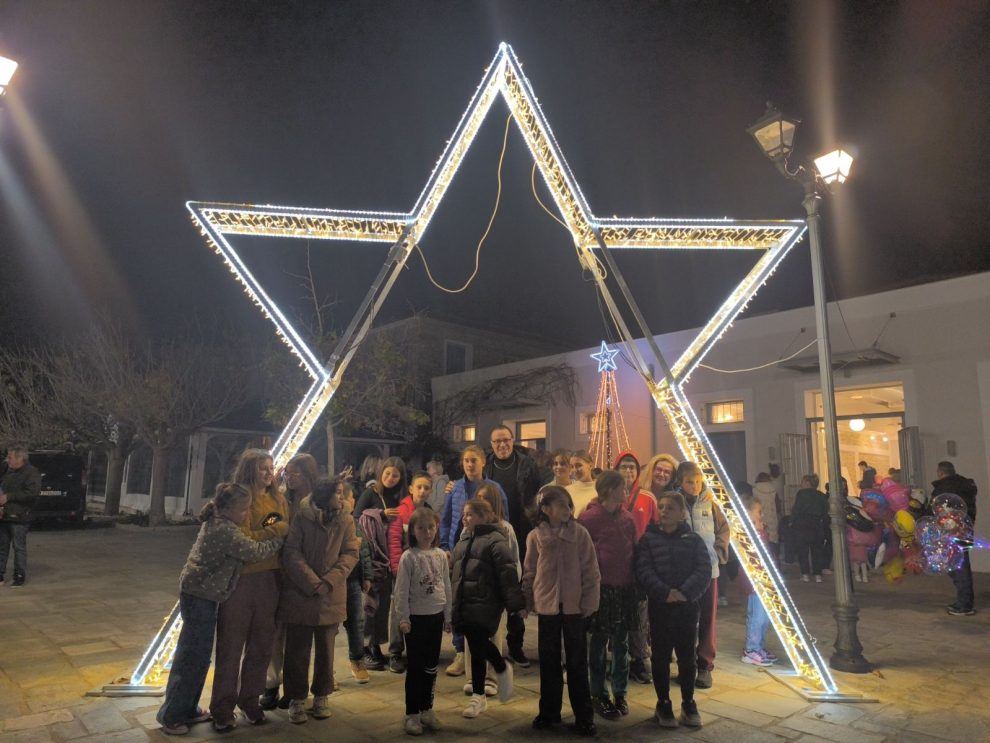 Φωταγωγήσεις Χριστουγεννιάτικων δέντρων στο δήμο Πύλου-Νέστορος