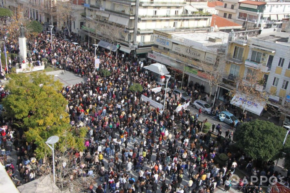 Καλαμάτα: Συγκλονιστική η ανταπόκριση στη συγκέντρωση για το έγκλημα των Τεμπών