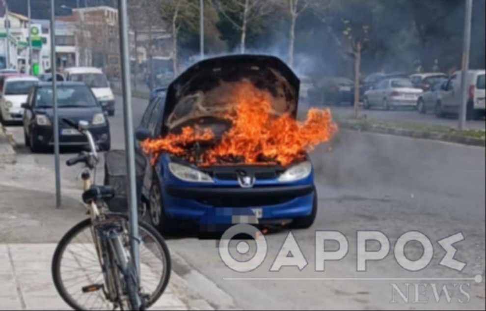 Καλαμάτα: Αυτοκίνητο τυλίχθηκε στις φλόγες